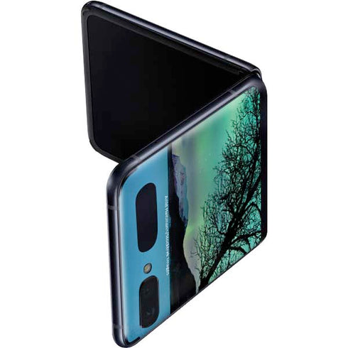 StockTrek Aurora Borealis over a lake in Norway Galaxy Z Flip Skin
