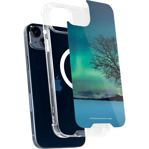 StockTrek Aurora Borealis over a lake in Norway iPhone 14 MagSafe Case