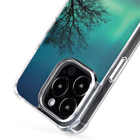 StockTrek Aurora Borealis over a lake in Norway iPhone 14 Pro MagSafe Case