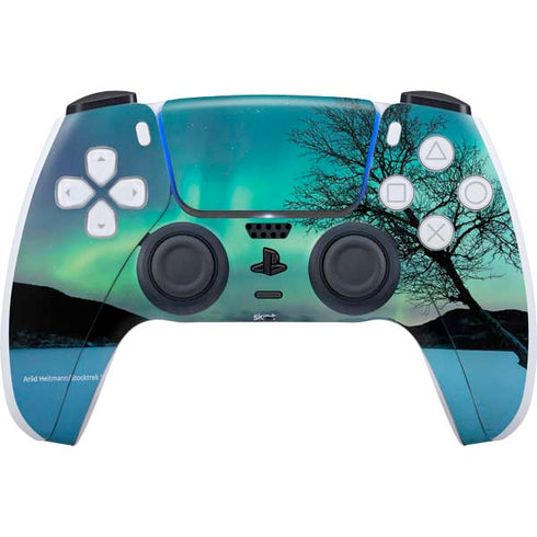 StockTrek Aurora Borealis over a lake in Norway PS5 Controller Skin