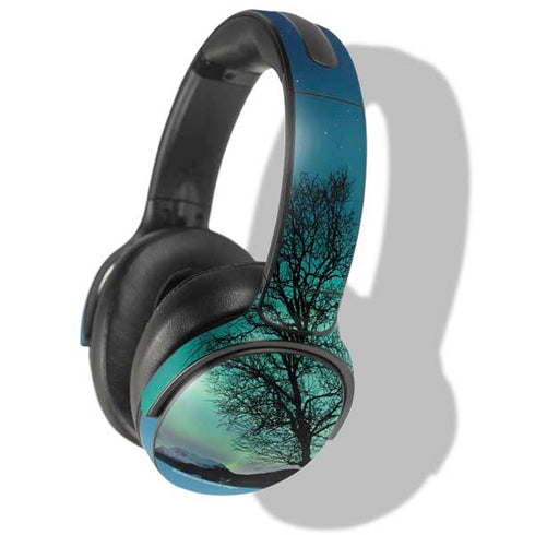 StockTrek Aurora Borealis over a lake in Norway Skullcandy Venue Skin