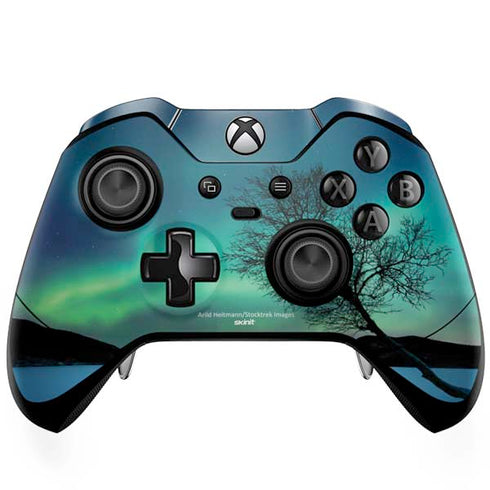 StockTrek Aurora Borealis over a lake in Norway Xbox One Elite Controller Skin