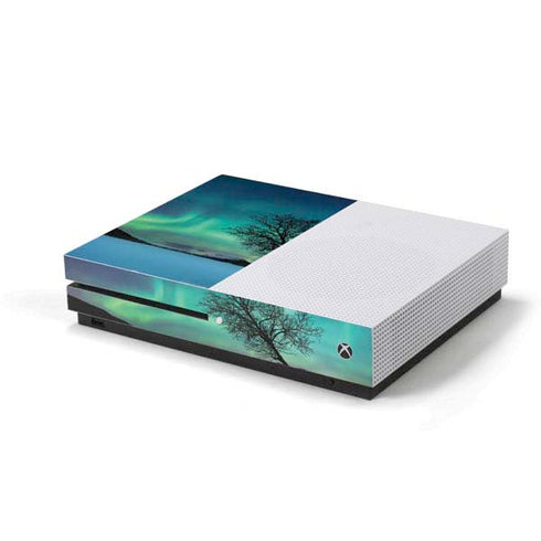 StockTrek Aurora Borealis over a lake in Norway Xbox One S Console Skin
