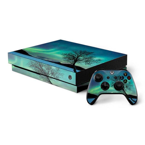 StockTrek Aurora Borealis over a lake in Norway Xbox One X Bundle Skin