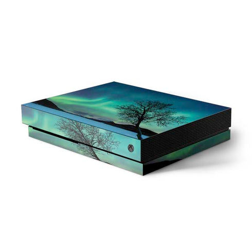 StockTrek Aurora Borealis over a lake in Norway Xbox One X Console Skin
