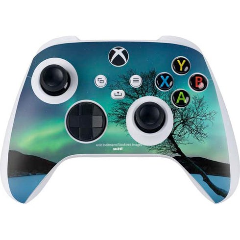StockTrek Aurora Borealis over a lake in Norway Xbox Series S Controller Skin