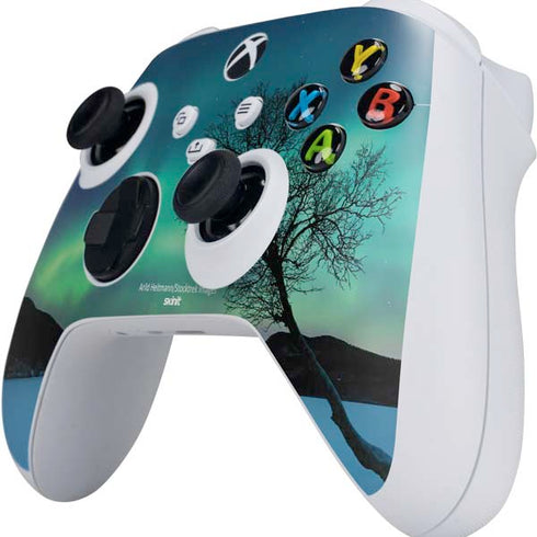 StockTrek Aurora Borealis over a lake in Norway Xbox Series S Controller Skin