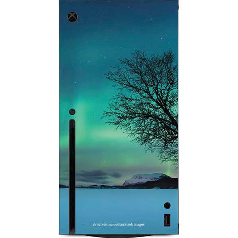 StockTrek Aurora Borealis over a lake in Norway Xbox Series X Console Skin