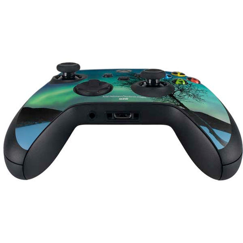 StockTrek Aurora Borealis over a lake in Norway Xbox Series X Controller Skin