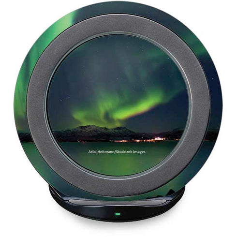 StockTrek Aurora Borealis Over Tjeldsundet in Norway Fast Charge Wireless Charging Stand Skin