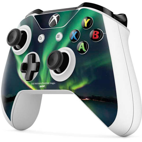 StockTrek Aurora Borealis Over Tjeldsundet in Norway Xbox One S All-Digital Edition Bundle Skin