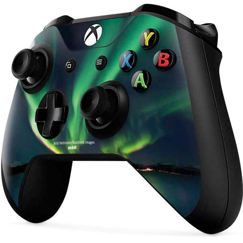 StockTrek Aurora Borealis Over Tjeldsundet in Norway Xbox One X Controller Skin