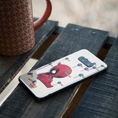 Marvel Deadpool Babypool Playing Galaxy S10e Skin