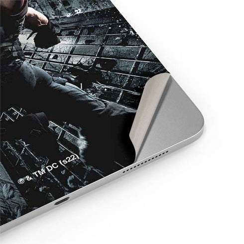 The Dark Knight Rises Batman and Bane Fighting iPad Pro 13in M4 (2024) Skin
