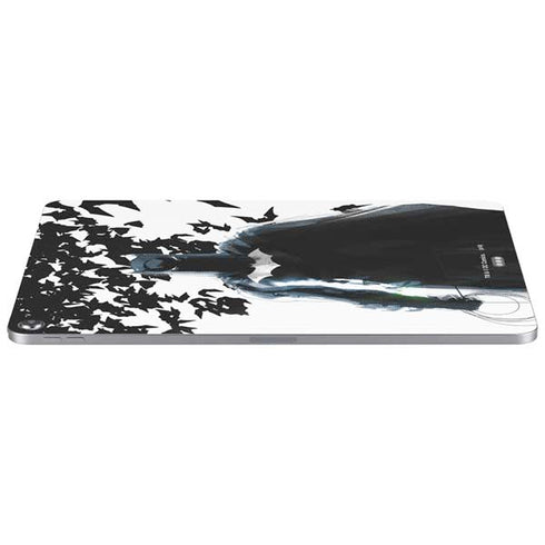 DC Comics Batman Holding batarang Art Apple iPad Air Skin