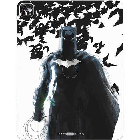 DC Comics Batman Holding batarang Art iPad Pro 13in M4 (2024) Skin