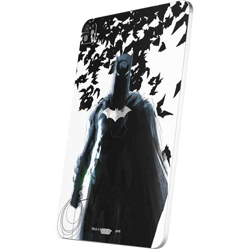DC Comics Batman Holding batarang Art iPad Pro 13in M4 (2024) Skin