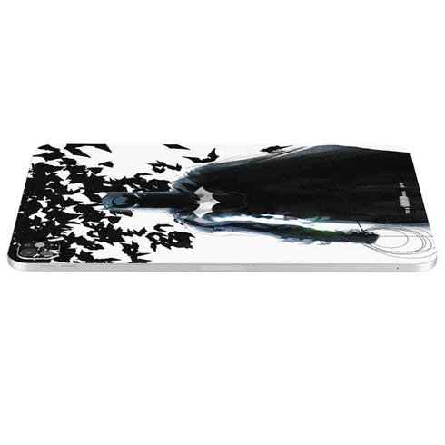DC Comics Batman Holding batarang Art iPad Pro 13in M4 (2024) Skin