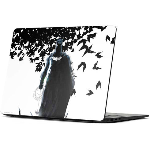 DC Comics Batman Holding batarang Art Surface Laptop 7 13.8in Skin