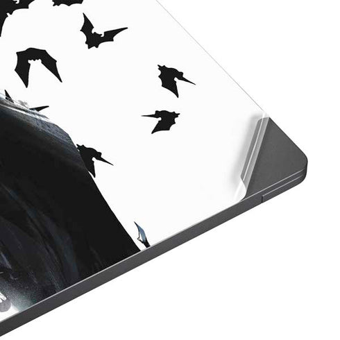 DC Comics Batman Holding batarang Art Surface Laptop 7 15in Skin
