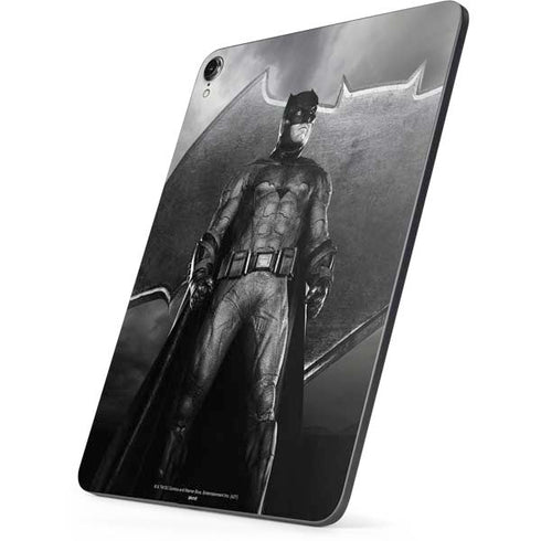 The Justice League (2017) Batman Poster Apple iPad Pro Skin