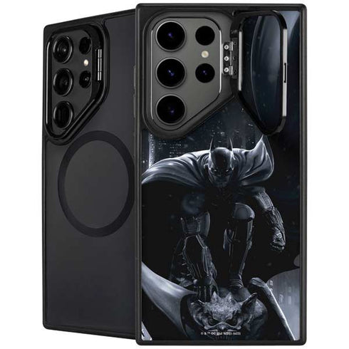 DC Comics Arkham Origins Batman In action pose Galaxy S24 Ultra Kickstand Case