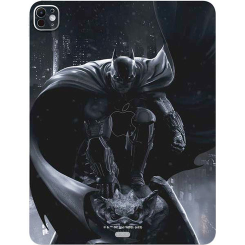 DC Comics Arkham Origins Batman In action pose iPad Pro 13in M4 (2024) Skin