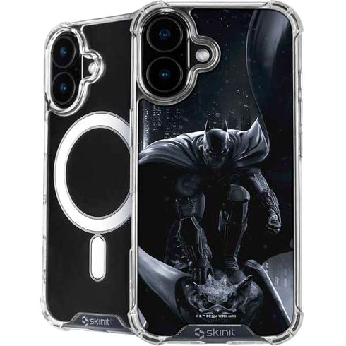 DC Comics Arkham Origins Batman In action pose iPhone 17 MagSafe Case