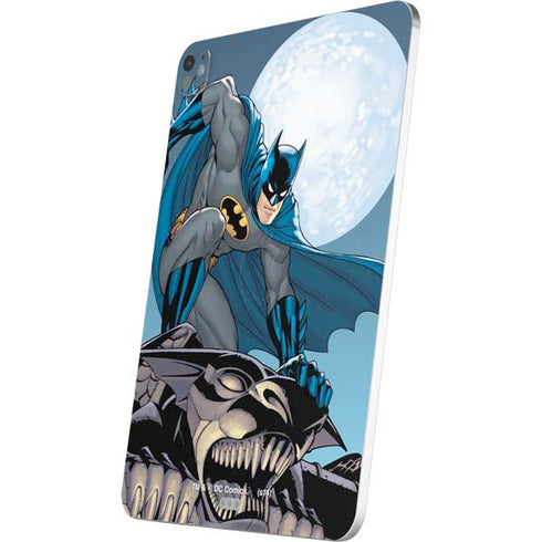 DC Comics Batman Watches Over the City iPad Pro 13in M4 (2024) Skin