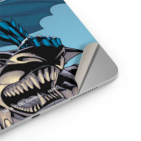 DC Comics Batman Watches Over the City iPad Pro 13in M4 (2024) Skin