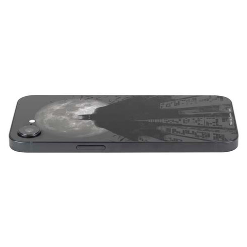 DC Comics Batman On City with Moon Art iPhone 16e Skin