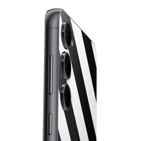 Black and White Geometric Stripes Galaxy S25 Plus Skin