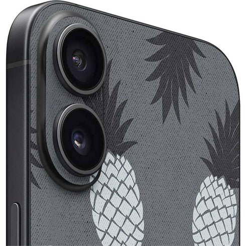 Black and White Pineapples iPhone 16 Skin