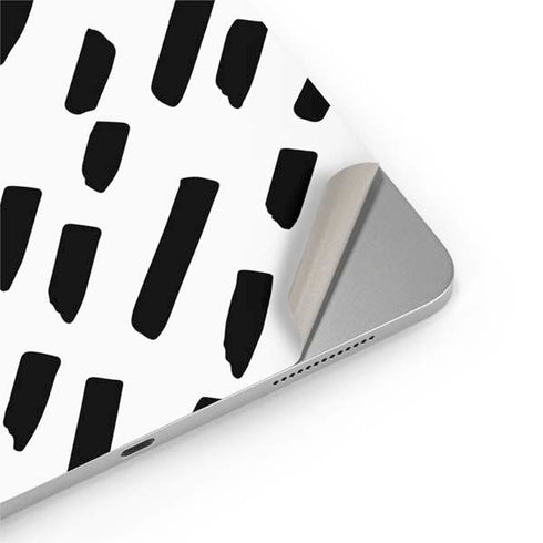 Black Dash iPad Pro 13in M4 (2024) Skin