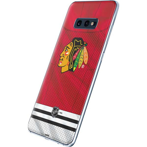 NHL Blackhawks Red Stripes Galaxy S10e Skin