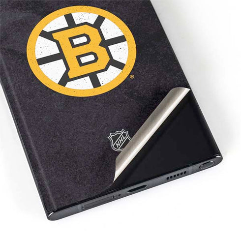 NHL Boston Bruins Distressed Galaxy S22 Ultra Skin