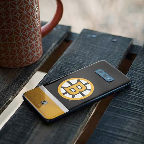 NHL Boston Bruins Jersey Galaxy S10e Skin