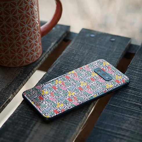 Bouffants and Broken Hearts Bouquets Print Galaxy S10e Skin