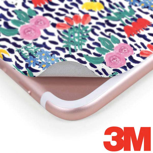 Bouffants and Broken Hearts Bouquets Print iPhone 8 Plus Skin