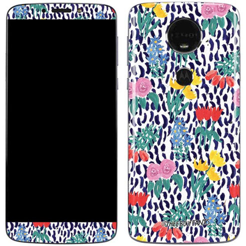 Bouffants and Broken Hearts Bouquets Print Moto E5 Plus Skin