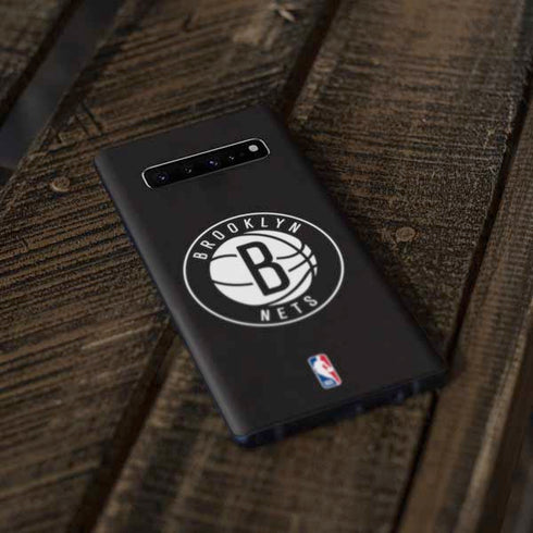 NBA Brooklyn Nets Distressed Galaxy S10 Skin