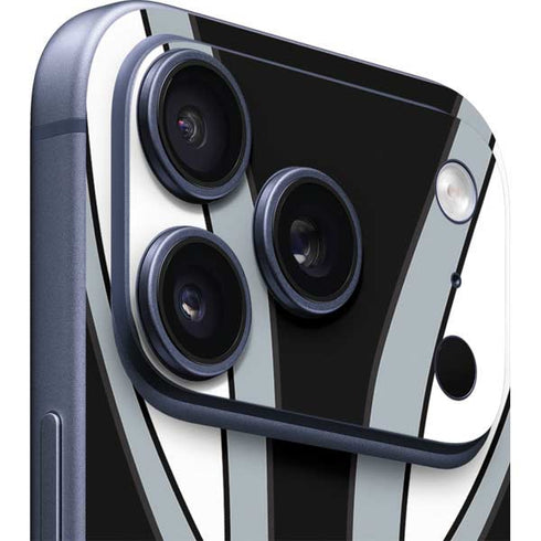 Looney Tunes Bugs Bunny iPhone 17 Pro Max Skin