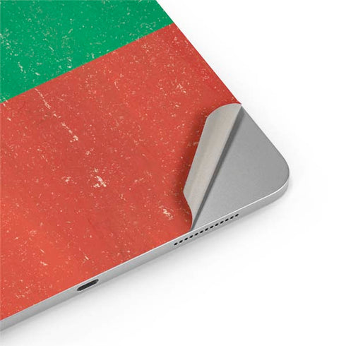 Bulgarian Flag Distressed iPad Pro 13in M4 (2024) Skin