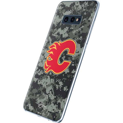 NHL Calgary Flames Camo Galaxy S10e Skin