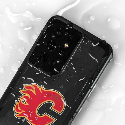 NHL Calgary Flames Distressed Galaxy S24 Ultra Waterproof Case