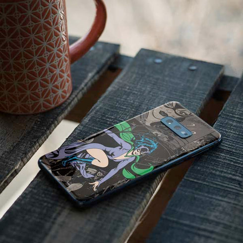 DC Comics Catwoman Vintage Action Pose Pattern Galaxy S10e Skin