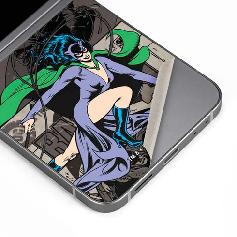DC Comics Catwoman Vintage Action Pose Pattern Galaxy Z Flip6 Skin