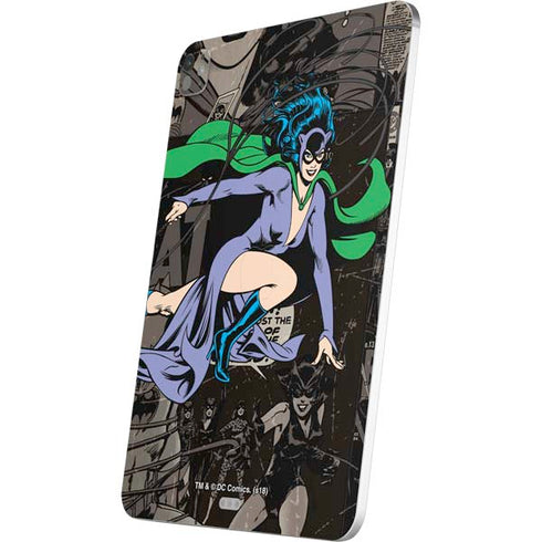 DC Comics Catwoman Vintage Action Pose Pattern iPad Pro 13in M4 (2024) Skin