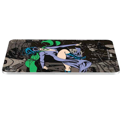 DC Comics Catwoman Vintage Action Pose Pattern iPad Pro 13in M4 (2024) Skin