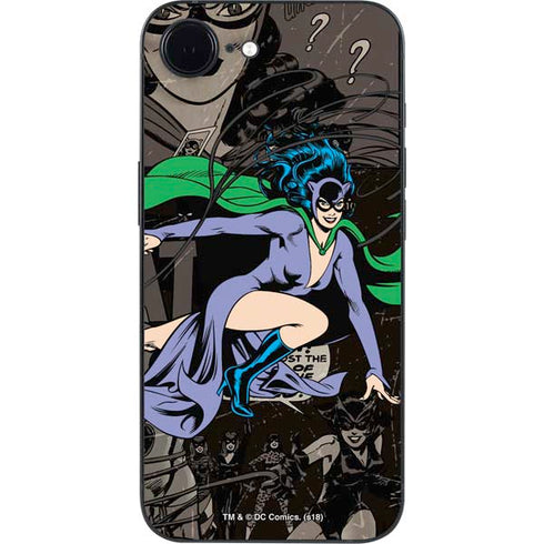 DC Comics Catwoman Vintage Action Pose Pattern iPhone 16e Skin